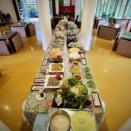 A-Te Chumphon Hotel - Sha Plus Kültér fotó
