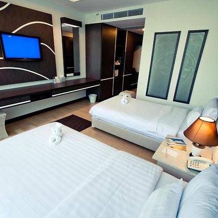 A-Te Chumphon Hotel - Sha Plus Kültér fotó