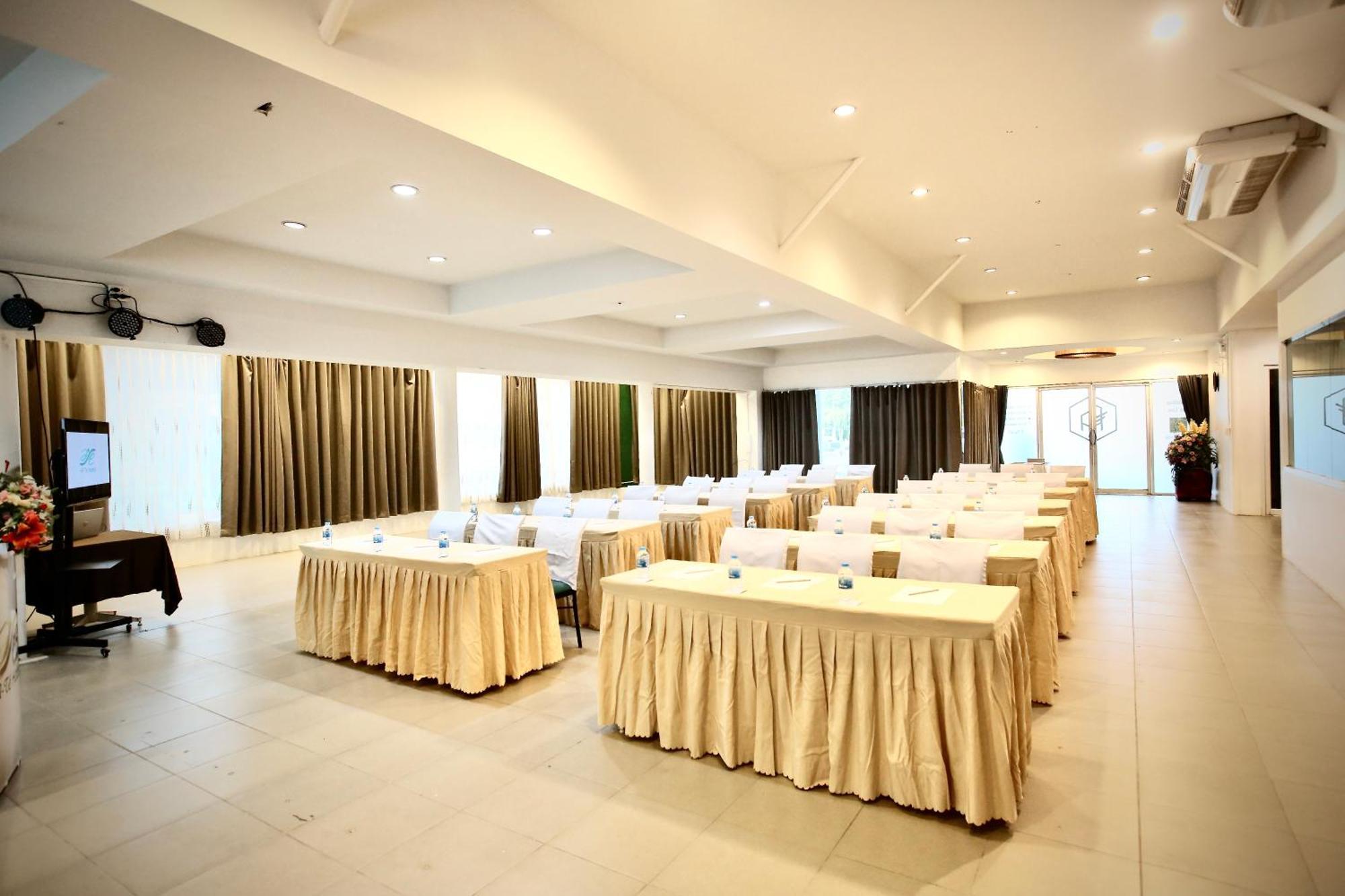 A-Te Chumphon Hotel - Sha Plus Kültér fotó